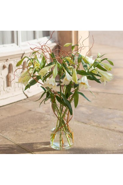 Квіткова композиція з гілочками верби Матсуда