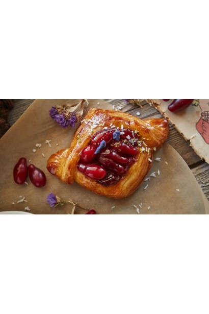 Кизил плодовий Елегантний випічка з ягодами