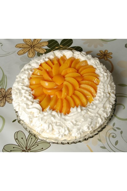 Десерт з нектариновою начинкою