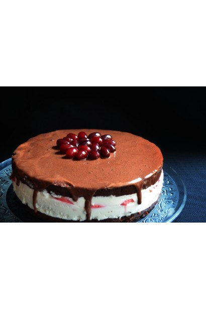 Солдка випічка з ягодами кизилу